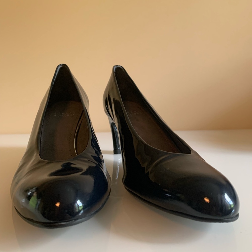 Stuart Weitzman Navy Patent Leather Heels - Picture 2 of 6